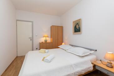 Apartments by the sea Medići, Omiš - 1046