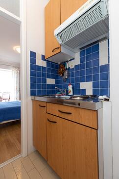 Apartments by the sea Medići, Omiš - 1046