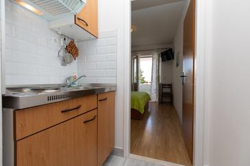 Apartmani uz more Medići, Omiš - 1046