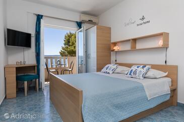 Apartments by the sea Medići, Omiš - 1047