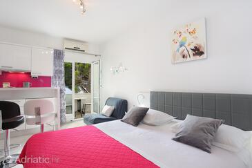 Apartments by the sea Medići, Omiš - 1047