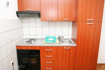 Apartamentos junto al mar Zavode, Omis - 1048