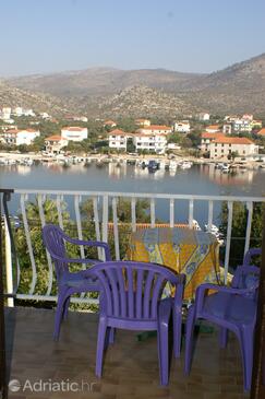 Apartamente lângă mare Seget Vranjica, Trogir - 1050