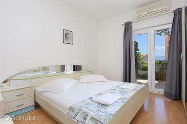 Ferienwohnungen am Meer Zivogosce - Blato, Makarska - 1057