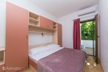 Apartments by the sea Živogošće - Blato, Makarska - 1057