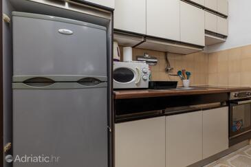 Apartments by the sea Balića Rat, Omiš - 1065