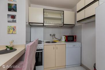 Apartments by the sea Balića Rat, Omiš - 1065