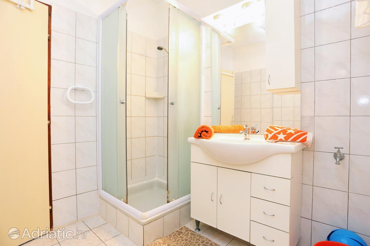 A-1069-a - Private accommodation - Apartments by the sea Okrug Gornji, Čiovo