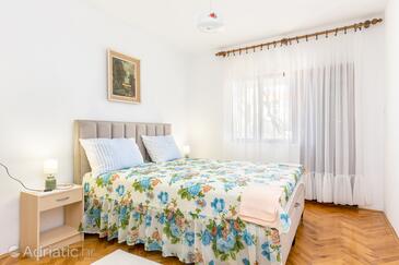 Apartments by the sea Okrug Gornji, Čiovo - 1069