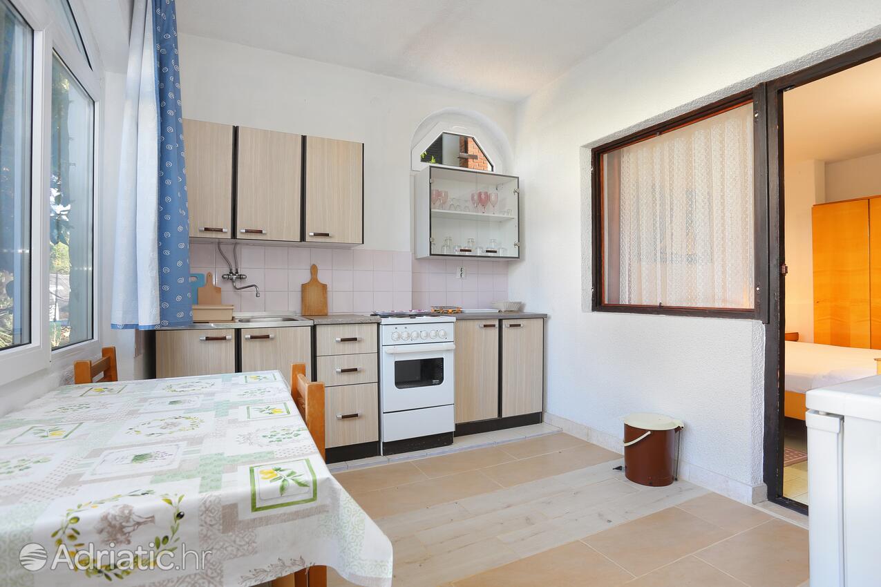 A-1069-a - Private accommodation - Apartments by the sea Okrug Gornji, Čiovo
