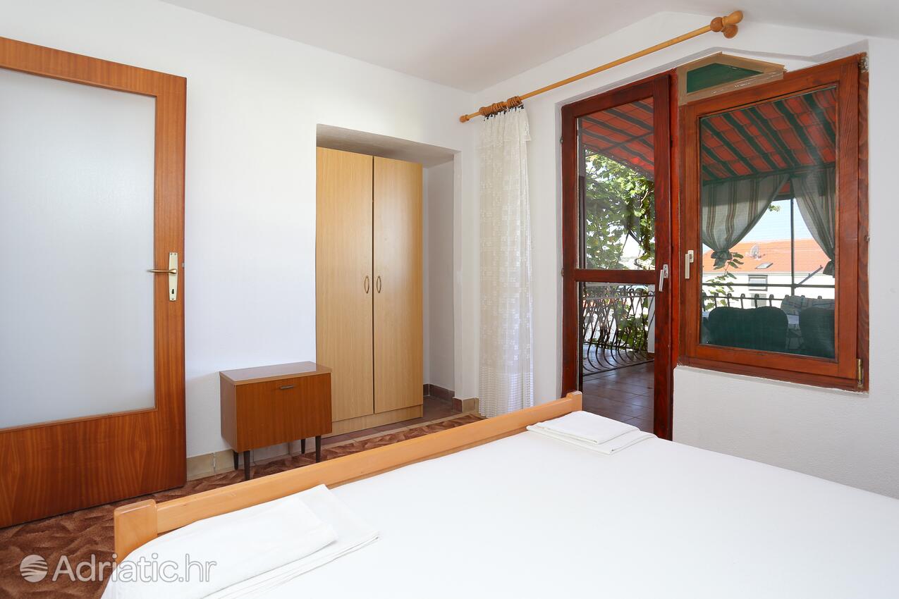 A-1069-b - Private accommodation - Apartments by the sea Okrug Gornji, Čiovo