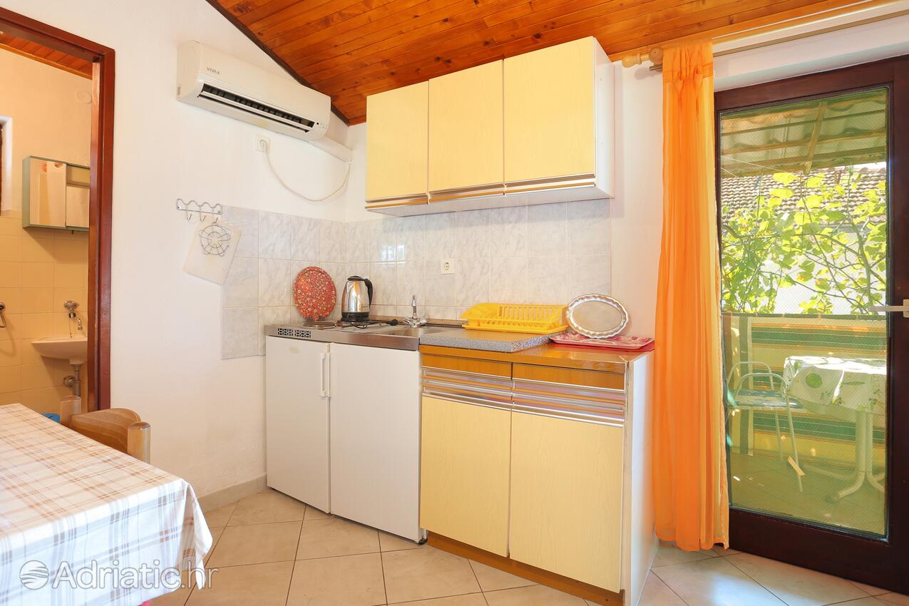 AS-1069-a - Private accommodation - Apartments by the sea Okrug Gornji, Čiovo