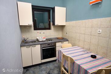 Apartments by the sea Pisak, Omiš - 1070