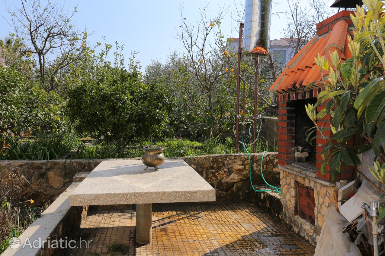 Gården - Feriehus ved havet Seget Vranjica, Trogir