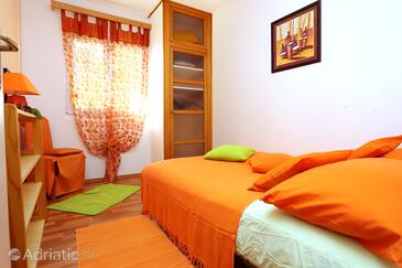 Apartmanok a tenger mellett medencével Rastici, Ciovo - 1084