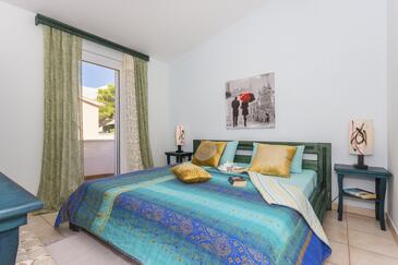 Seaside apartments with a swimming pool Rastići, Čiovo - 1084