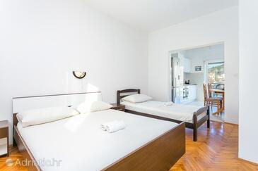 Apartmanok parkolóhellyel Marina, Trogir - 1093