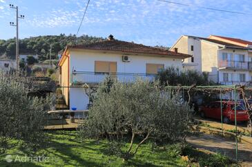 Apartamentos con parking Marina, Trogir - 1093 Adriatic.hr