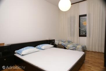 Apartmaji s parkingom Slatine, Čiovo - 1099
