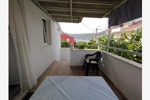 One bedroom apartment Vinišće, Trogir (A-11003-a)