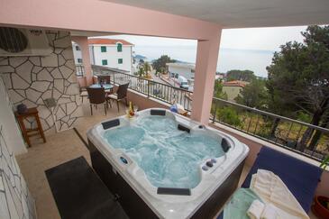 Apartments with parking space Makarska - 11007