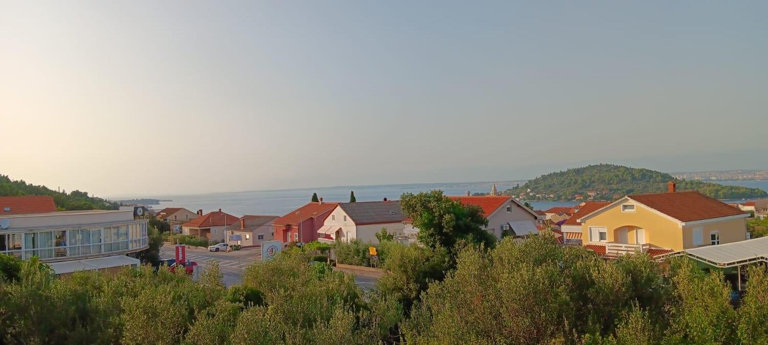 A-11020-a - Private accommodation - Apartments with a parking space Kali, Ugljan