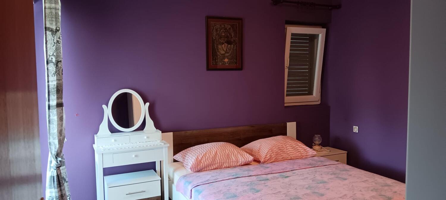A-11020-a - Private accommodation - Apartments with a parking space Kali, Ugljan