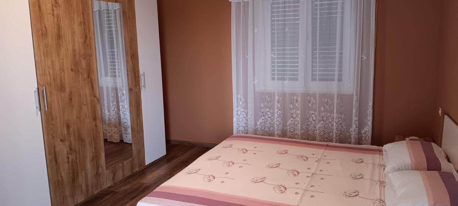 A-11020-a - Private accommodation - Apartments with a parking space Kali, Ugljan