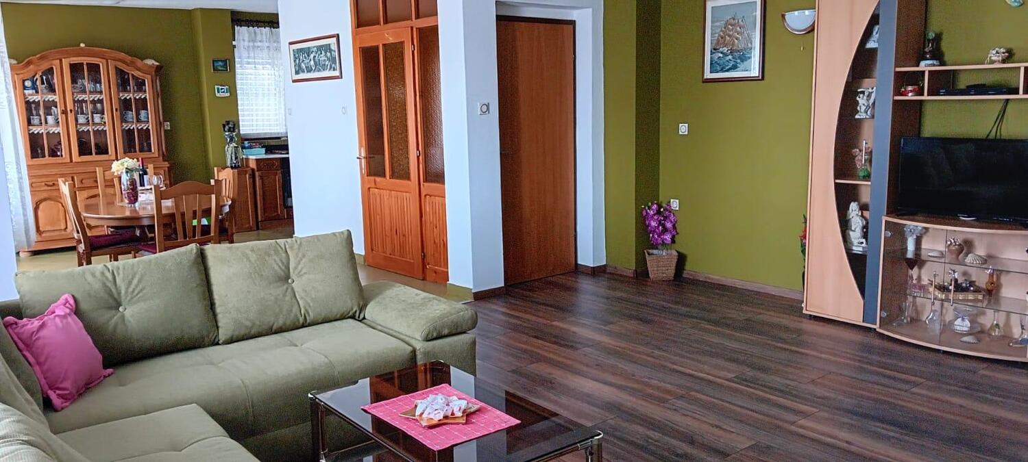 A-11020-a - Private accommodation - Apartments with a parking space Kali, Ugljan