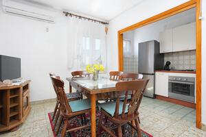 Dvoupokojový apartmán Vinišće Dvoupokojový apartmán Vinišće, Trogir (A-11029-a)