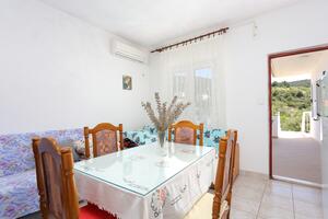 Jednopokojový apartmán Vinišće Jednopokojový apartmán Vinišće, Trogir (A-11029-b)