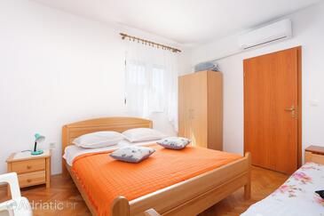 Apartmanok a tenger mellett Vinisce, Trogir - 11029