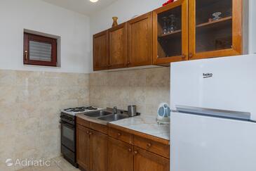 Lejlighedens parkeringsplads Mimice, Omis - 11045