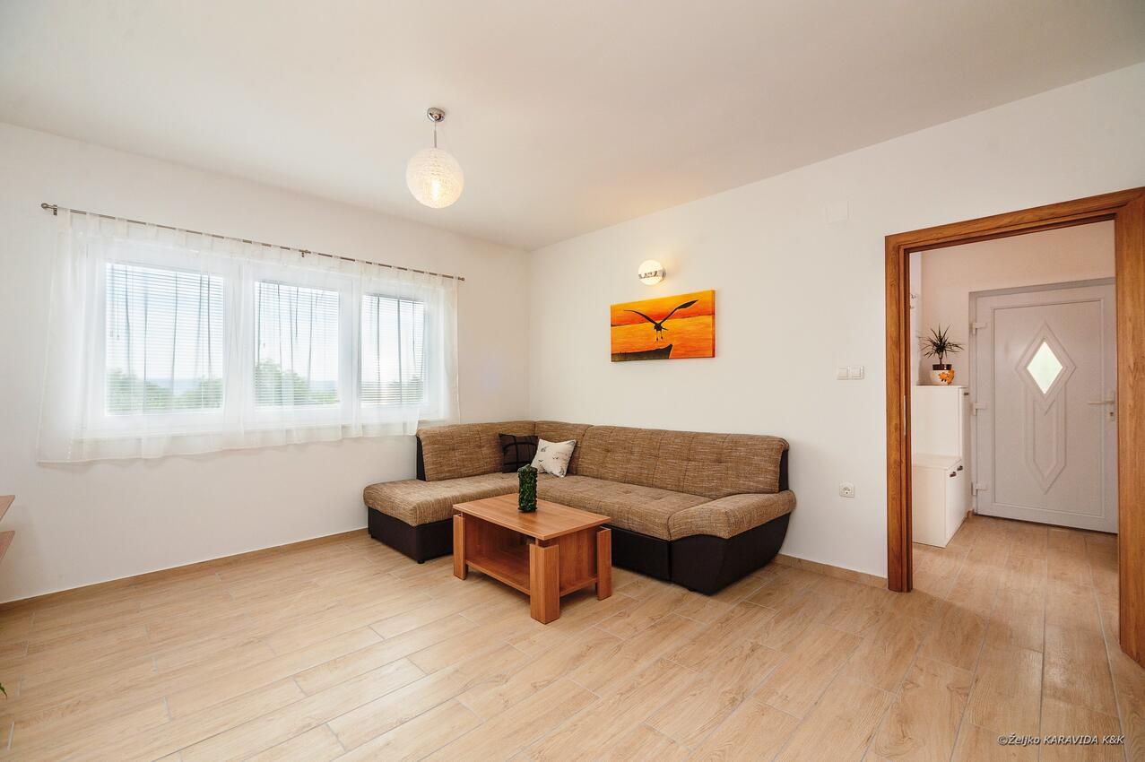 Apartments with parking spaces Maslenica, Novigrad - 11064