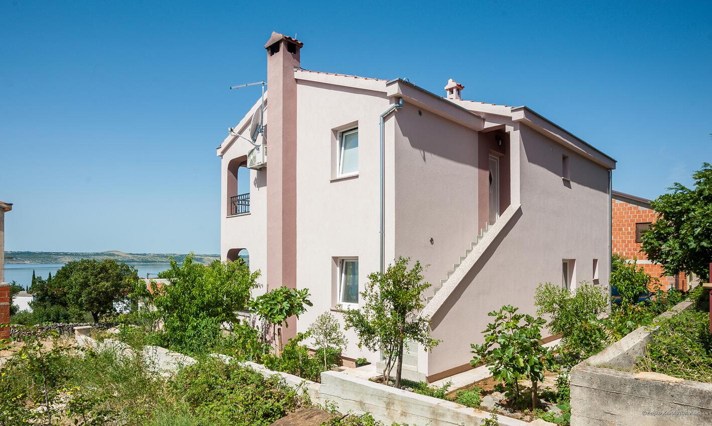 Ferienwohnungen mit Parkplatz Maslenica, Novigrad - 11064