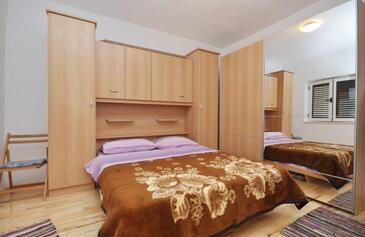 Apartments Omiš, Central Dalmatia