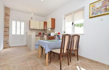 Apartments Omiš, Central Dalmatia