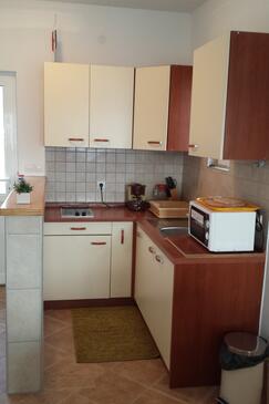 Apartments Omiš, Central Dalmatia
