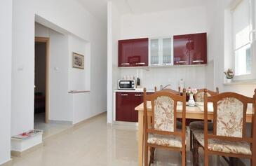 Apartments Omiš, Central Dalmatia