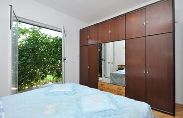 Apartments Omiš, Central Dalmatia