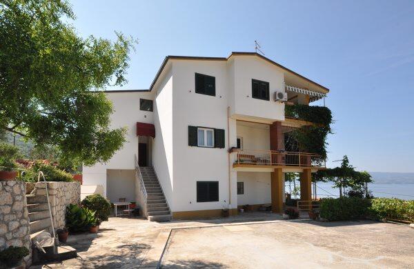 Apartments Omiš, Central Dalmatia
