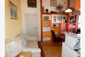 One bedroom apartment Vinišće, Trogir (A-11075-b)