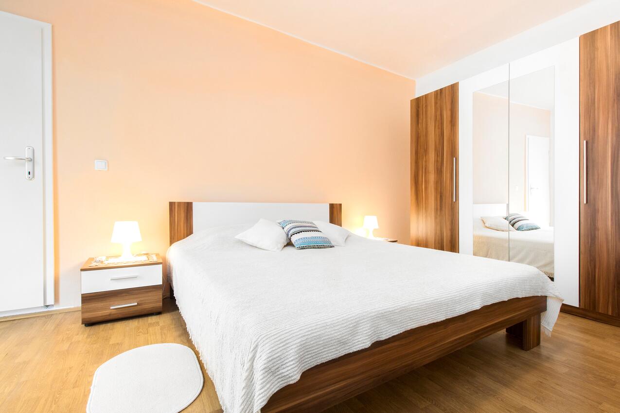 Casa vacanze con parcheggio Kasic, Sebenico - Šibenik - 11079