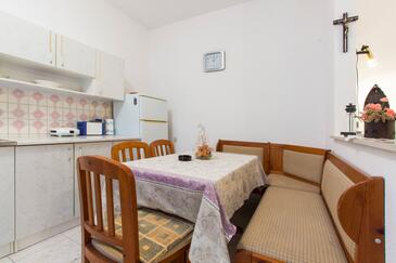 Ferienhaus mit Parkplatz Kasic (Sibenik) - 11079