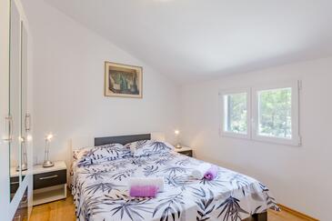 Apartments with parking space Milna, Brač - 11088