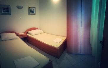 Apartments by the sea Mavarštica, Čiovo - 11102