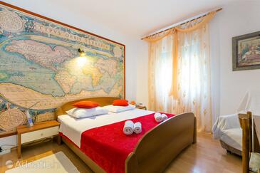 Apartments by the sea Okrug Donji, Čiovo - 11144