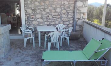 Apartments with parking space Lukoran, Ugljan - 11203