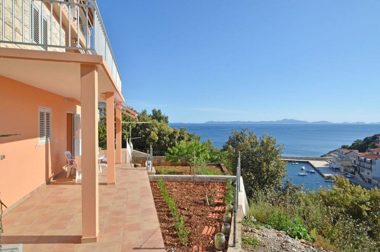 A-11216-c - Alloggi privati - Appartamenti con parcheggio Zavalatica, Curzola - Korčula