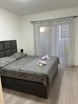 Apartments by the sea Arbanija, Čiovo - 1122